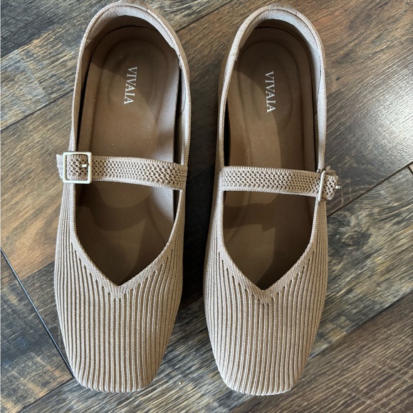 VIVAIA Women's Beige Mary Jane Flats - Picture 1 of 4
